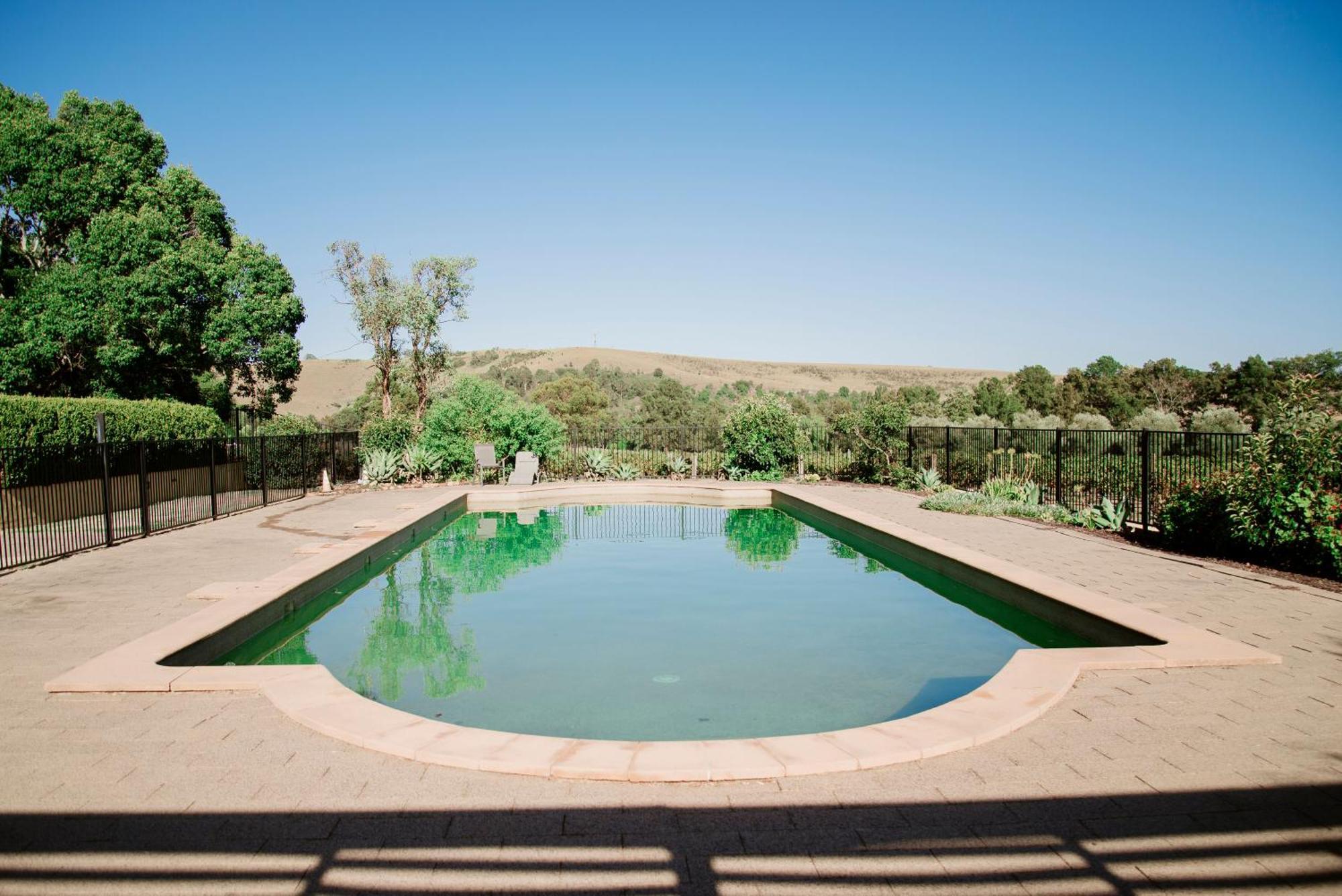 Tranquil Vale Vineyard Hotel Luskintyre Exterior foto