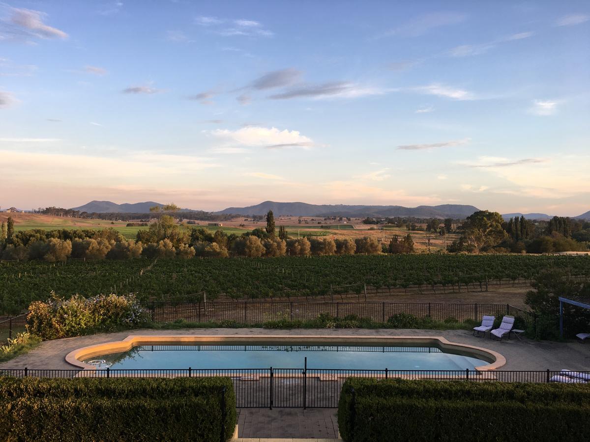 Tranquil Vale Vineyard Hotel Luskintyre Exterior foto