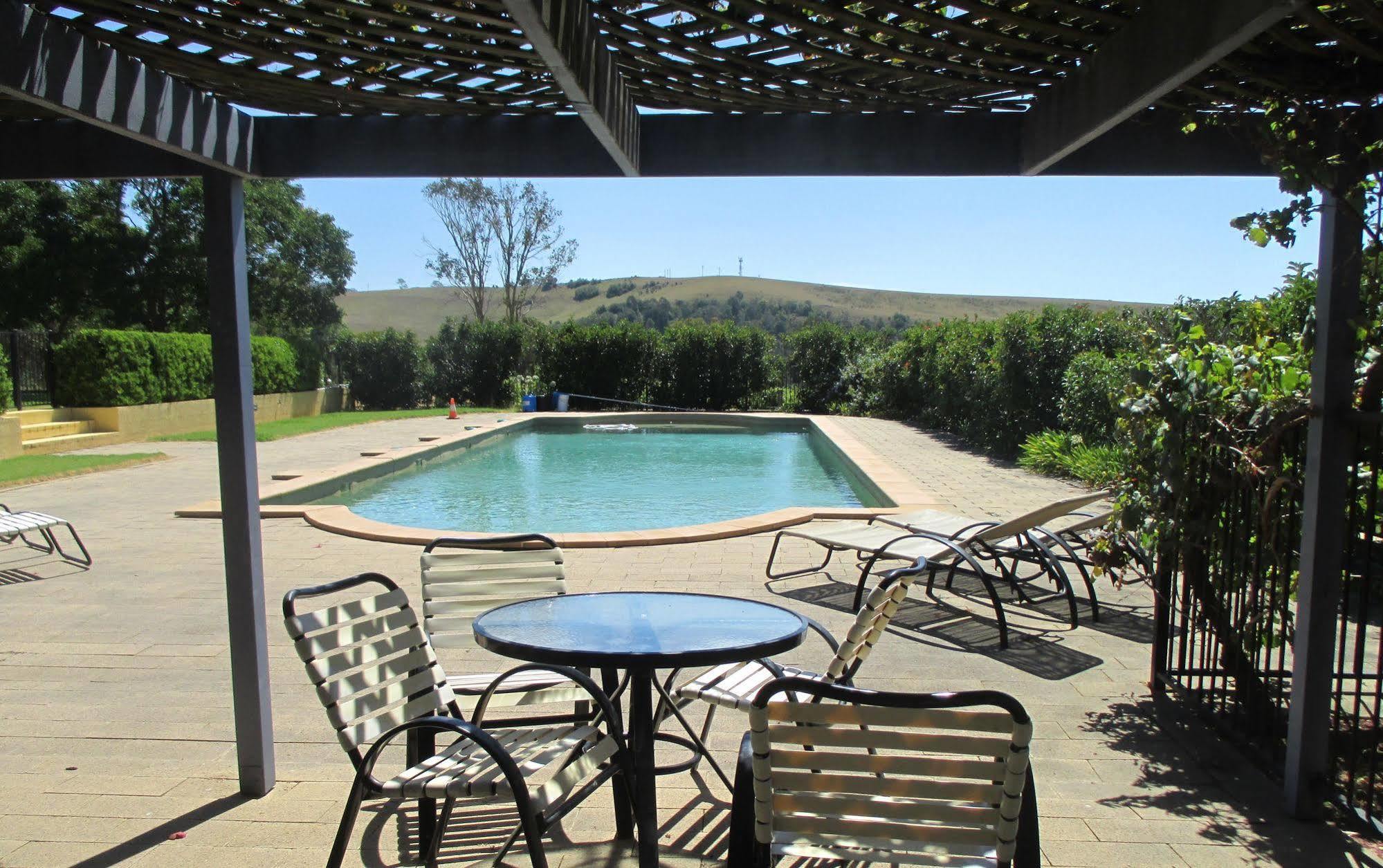 Tranquil Vale Vineyard Hotel Luskintyre Exterior foto